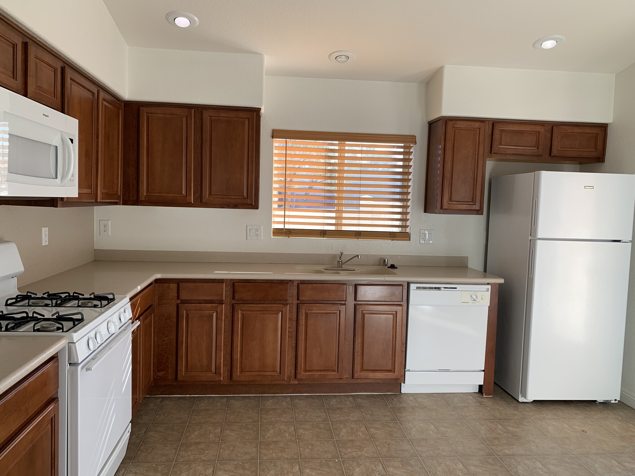 Building Photo - 5005 Bayberry Crest St