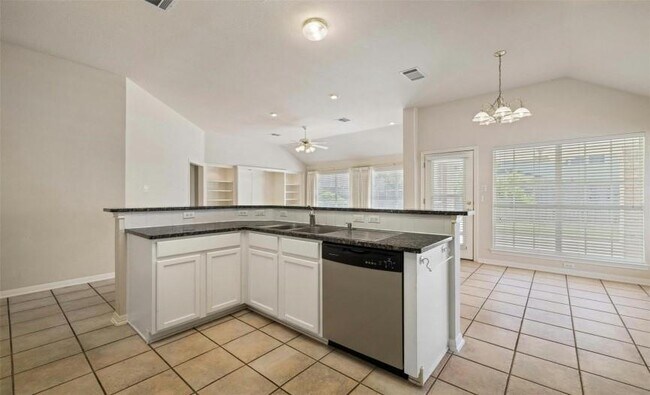 Building Photo - 10133 Cassandra Dr