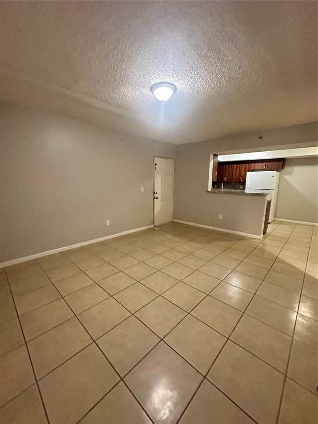 Building Photo - 5590 NW 61st St