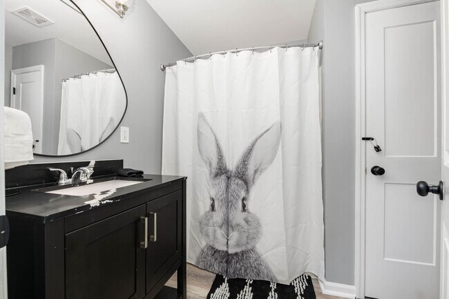 Building Photo - Funky Firehouse Renovated into Modern 2 BDR/1 Bath