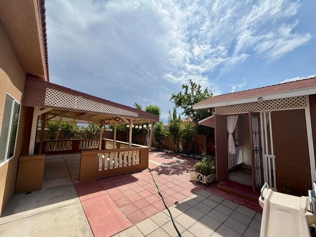 Building Photo - 31865 San Eljay Ave