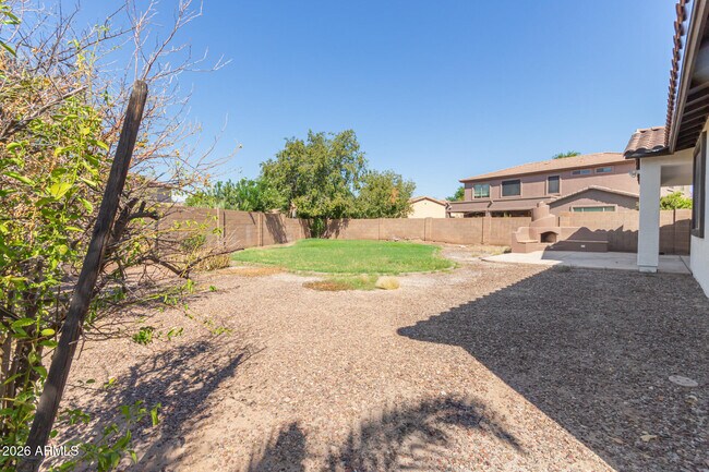 Building Photo - 2206 W Fawn Dr