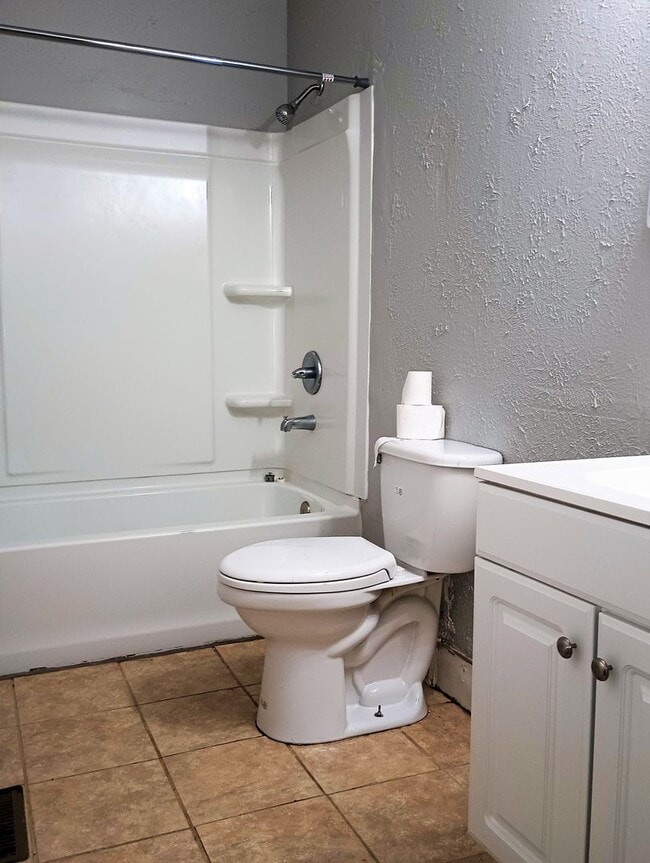 Building Photo - Charming 3-Bedroom Home for Rent!