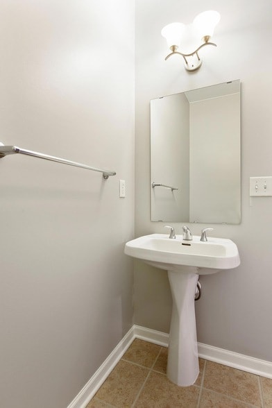 Building Photo - 737 Victoria Street S