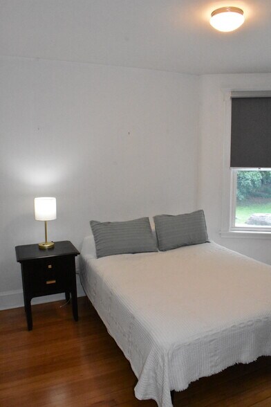 Building Photo - 4A Rockledge St