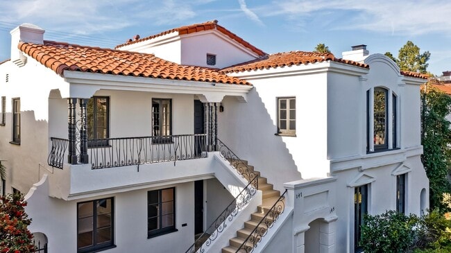 Building Photo - Clarkhill Residences LLC - 145