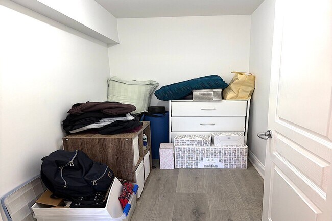 Building Photo - 4315 Park Ave