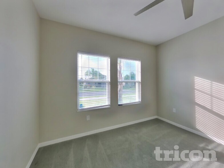 Building Photo - 2996 Neverland Dr