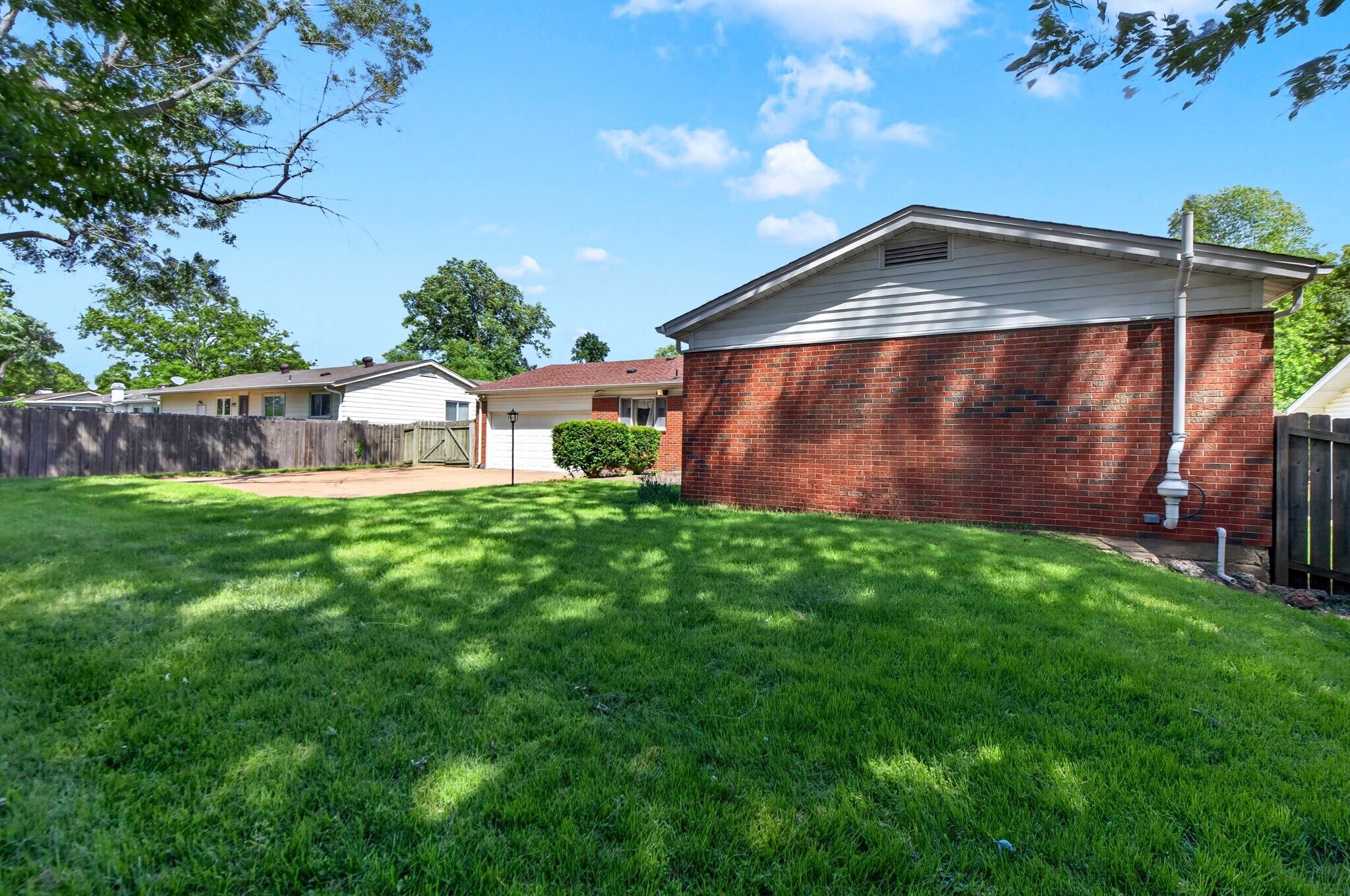 Building Photo - 3145 Matlock Dr