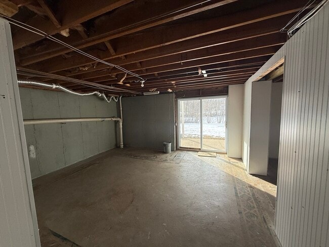 Building Photo - 59 Elm St