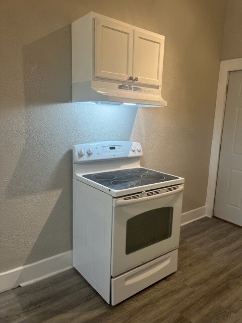 Building Photo - 80 N Main St