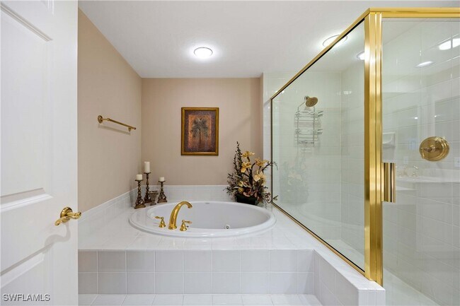 Building Photo - 7117 Pelican Bay Blvd