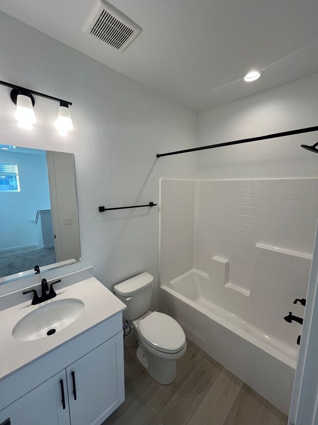 Building Photo - BRAND NEW 3 Bed 2.5 Bath Townhome