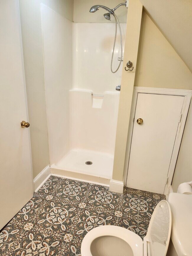 Building Photo - 2415 Saint Charles Ave