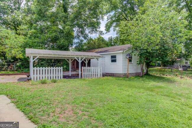 Building Photo - 227 Alcovy St