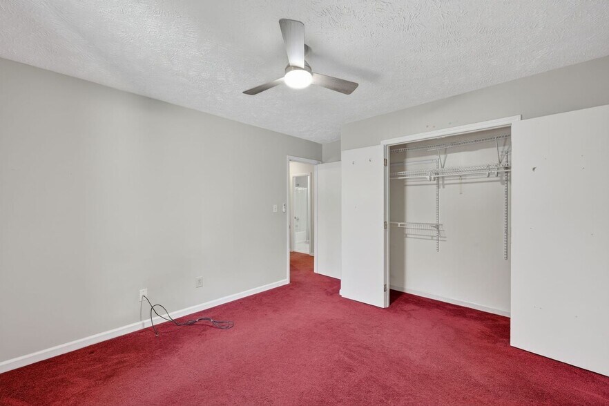 Building Photo - 1040 Rim Rd