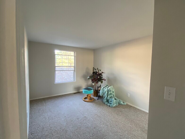 Building Photo - 7168 E Bentley Cir