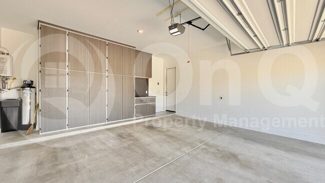 Building Photo - 2141 East Alameda Rd