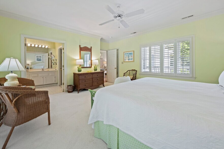 Building Photo - 49 Collins Meadow Dr