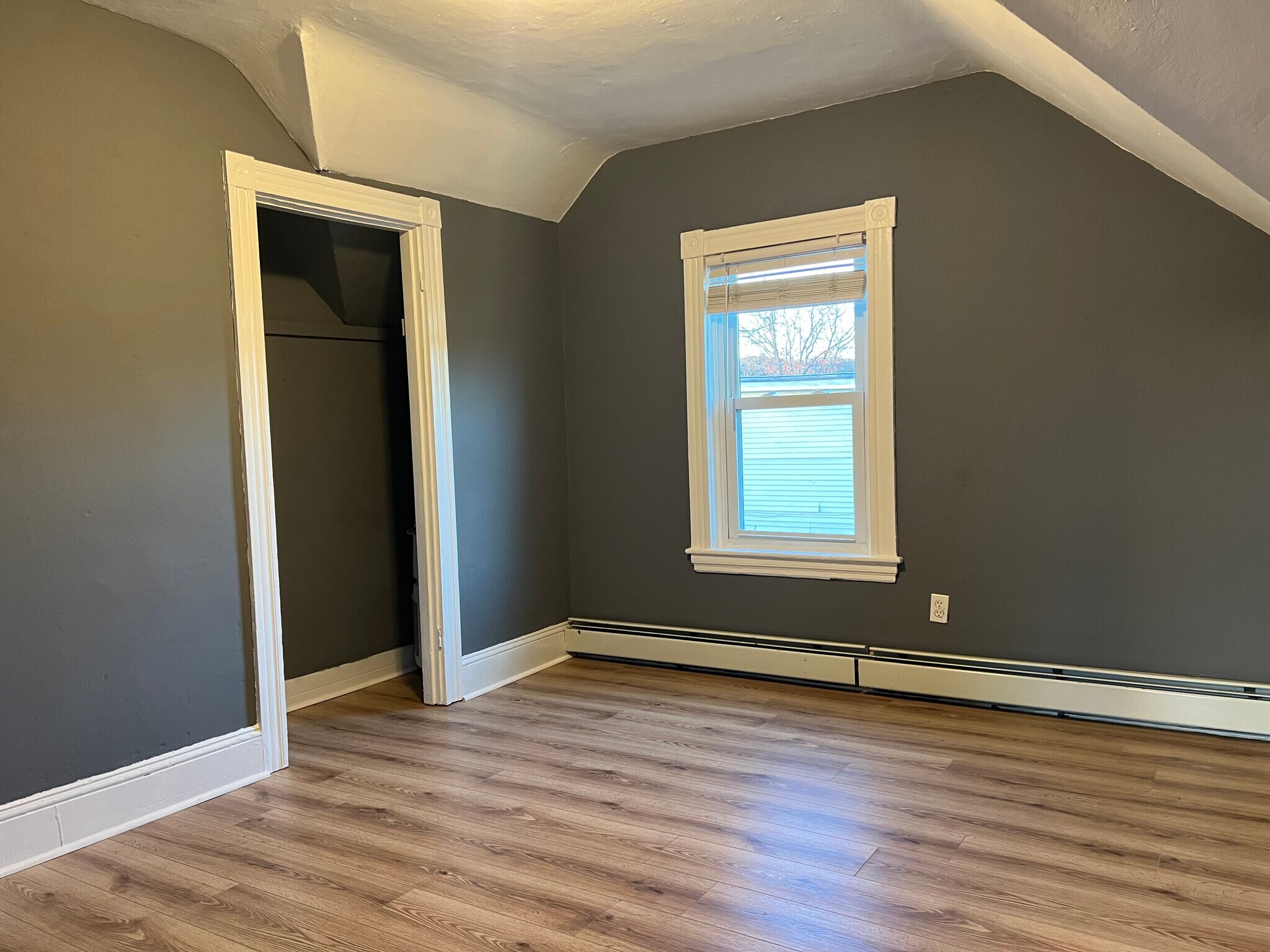 Building Photo - 16 Tuxedo Ave