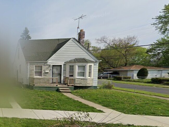 Building Photo - 16117 Lappin St