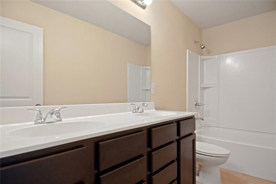 Building Photo - 740 Village Field Ct NW