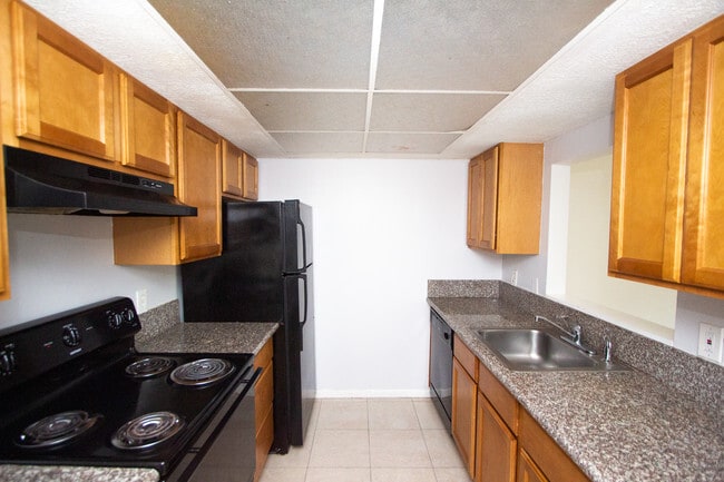 Building Photo - 600 Wildwood Way