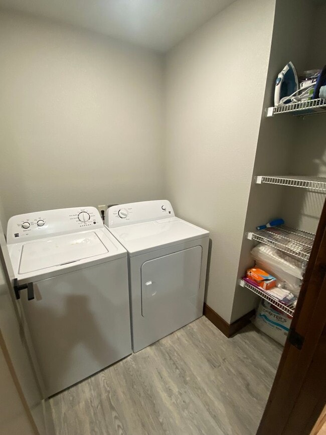 Building Photo - Beautiful 3 bed/2bath Hamilton home Furnished or Unfurnished Options