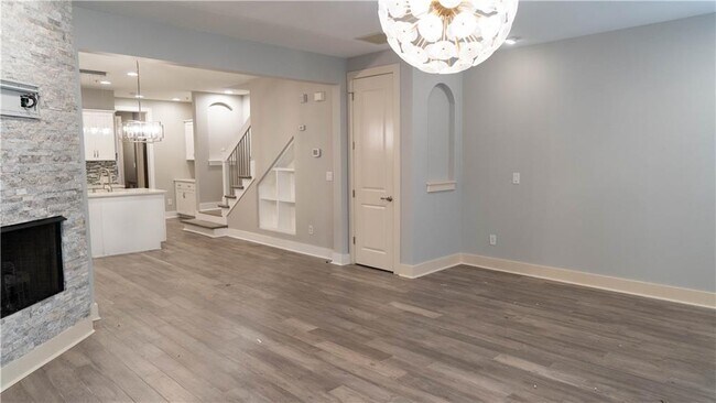 Building Photo - 6146 Holly Pk Ln SE