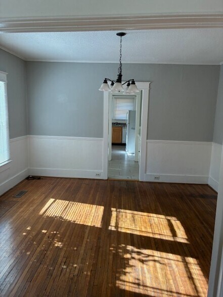 Building Photo - 542 52nd St S