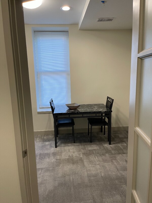 Building Photo - 1417 W9th St