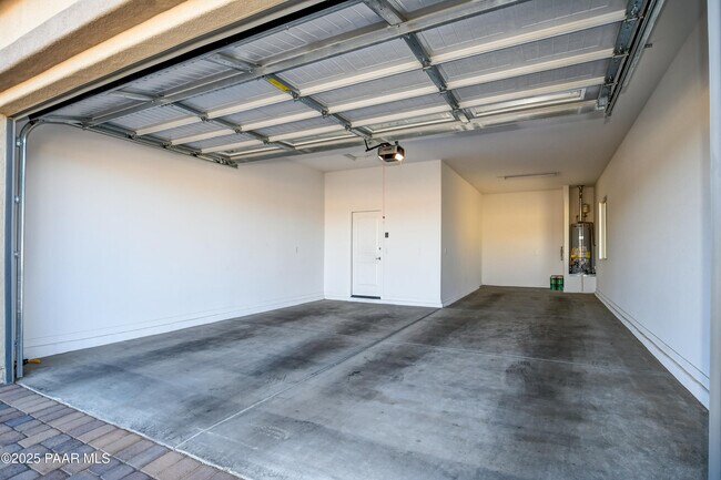 Building Photo - 8736 N Peaceful Vly Wy
