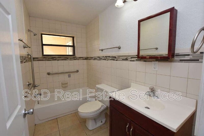 Building Photo - 105 Flamingo Dr