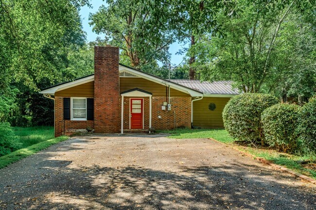Building Photo - 1380 Ivywood Dr