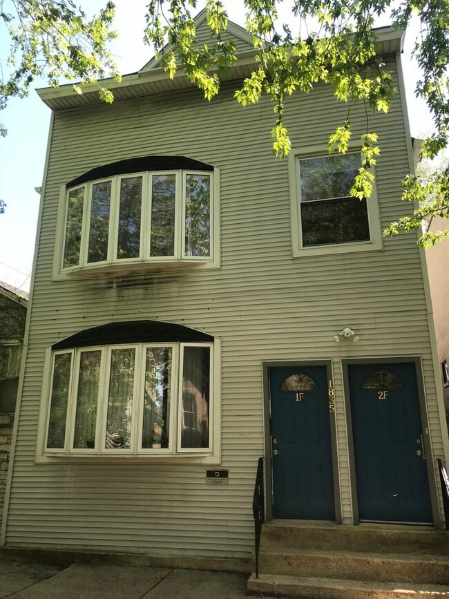 Building Photo - 1835 N Paulina St