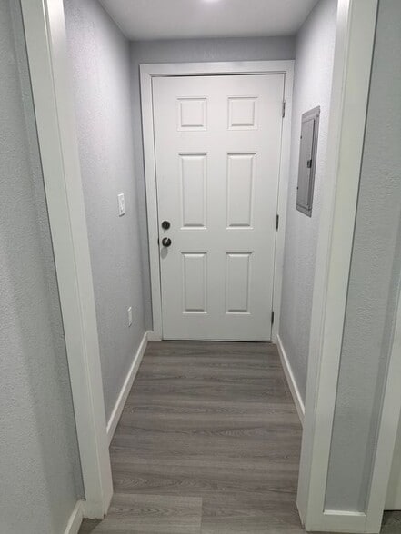 Building Photo - 803 22nd Ave N