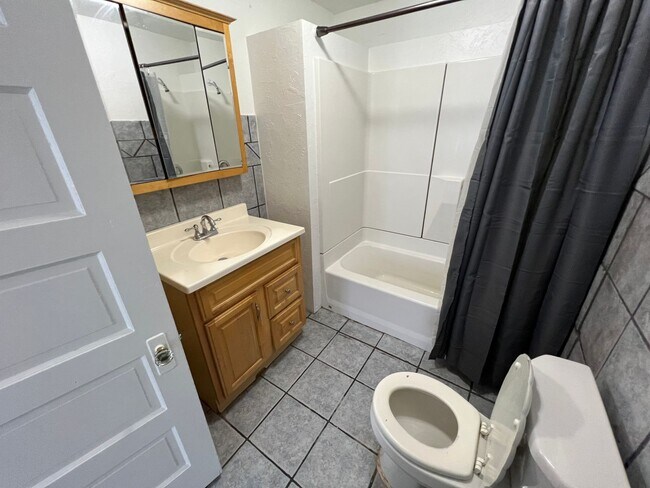 Primary Photo - Beautiful 2 bed house