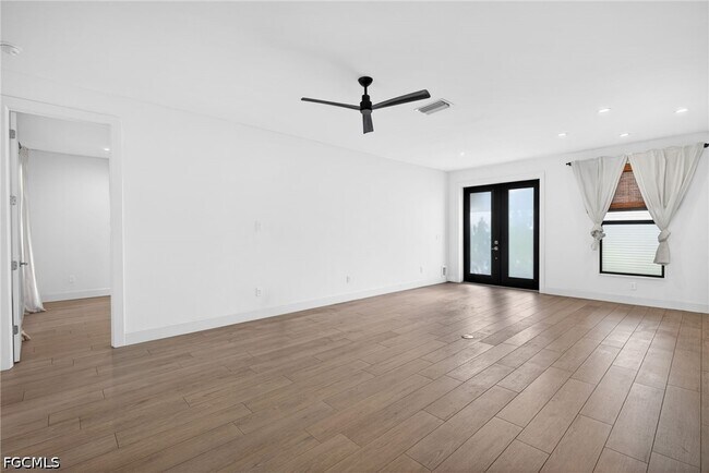 Building Photo - 1218 SW 9th Ct