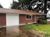 Building Photo - 2 Bedroom in N. Eugene