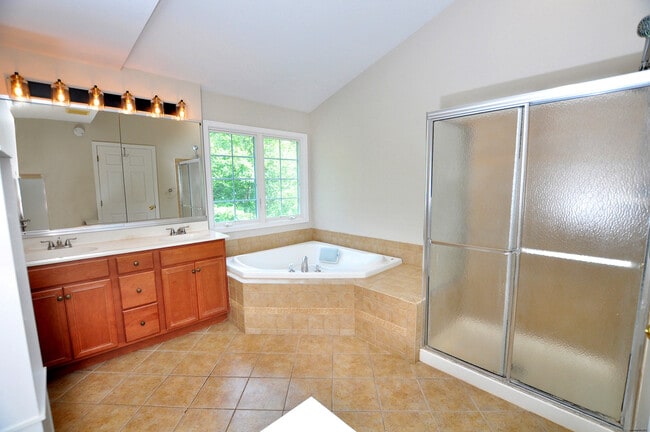 Building Photo - 34 Auburn Knoll