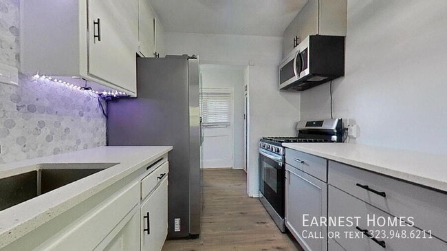 Building Photo - 15544 Romar St