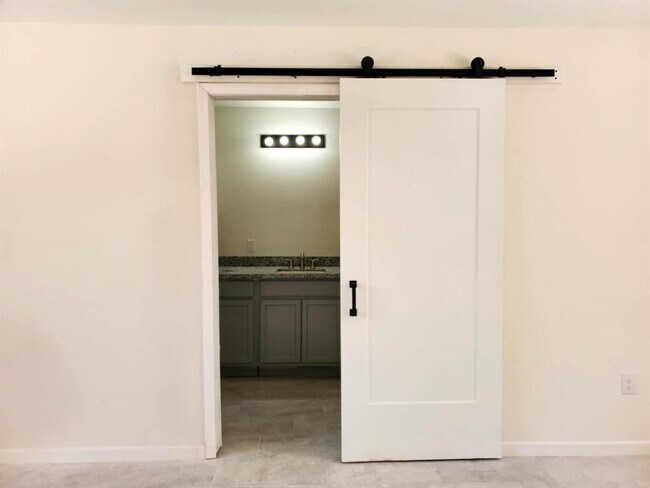 Building Photo - 22019 Kenchester Dr