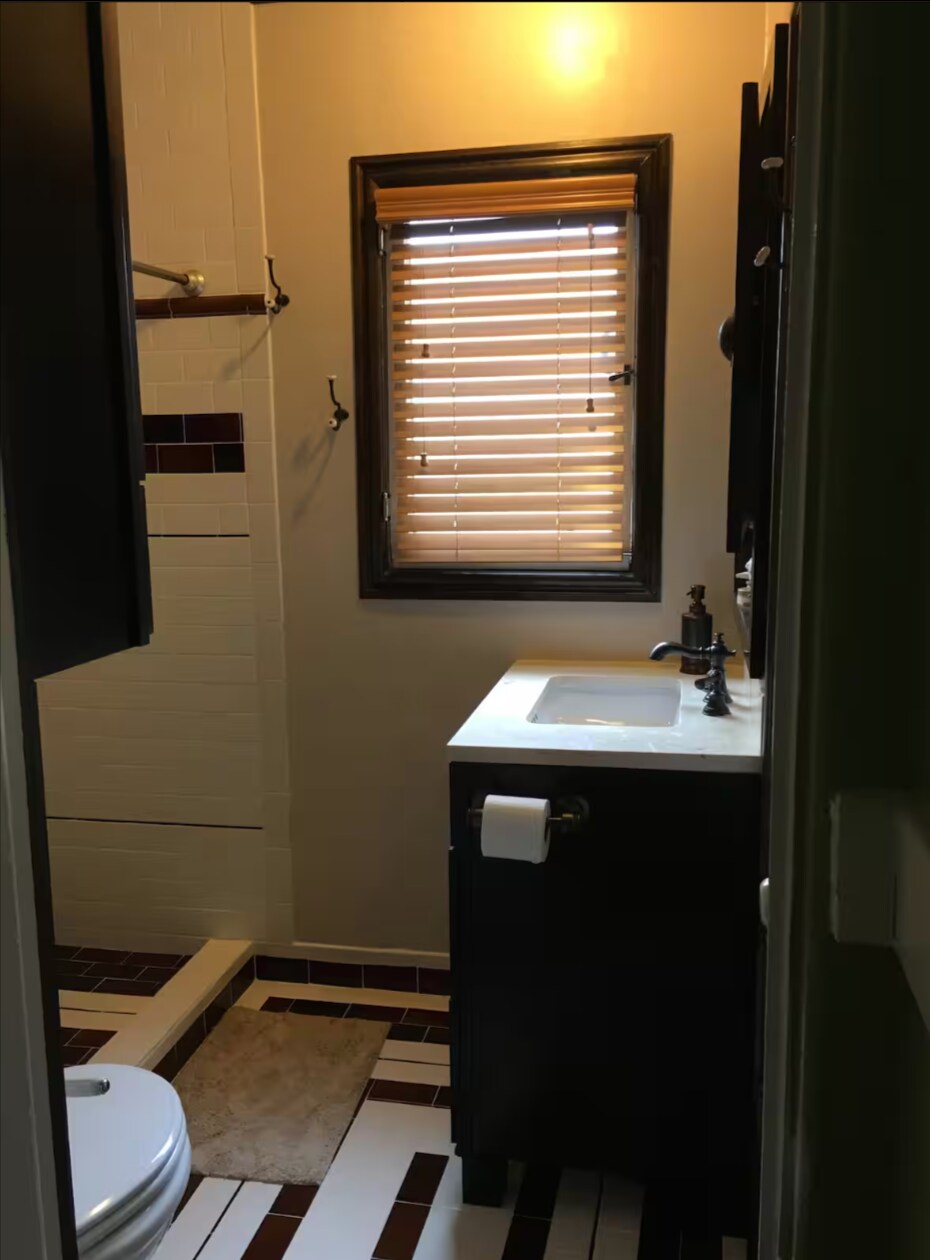 Bathroom 2 - 1238 Meadowbrook Ave