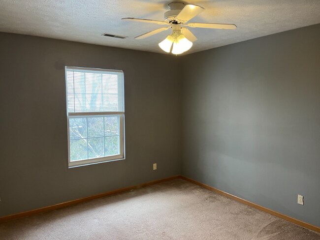 Building Photo - 5573 Tall Pines Pkwy
