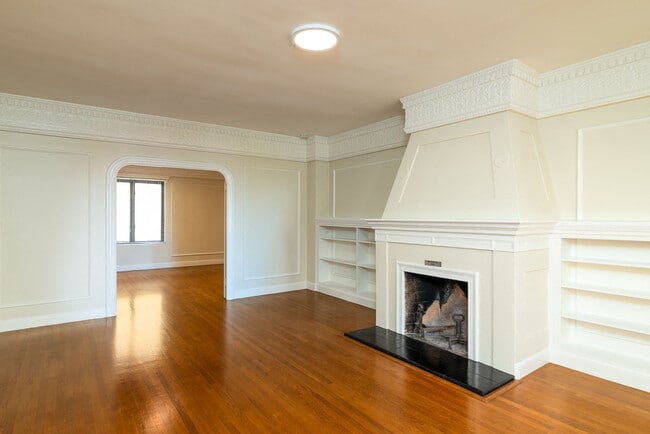 Building Photo - 2275 Broadway