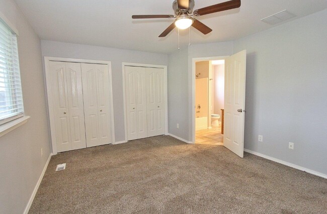 Building Photo - 2624 Manchester Dr