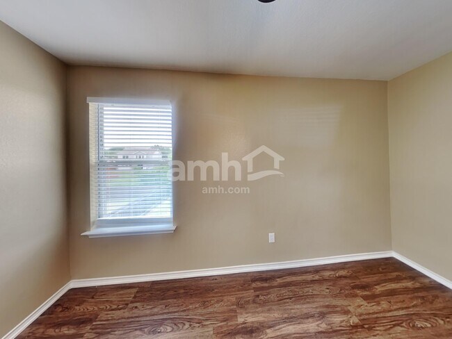 Building Photo - 5325 Mathra Dr