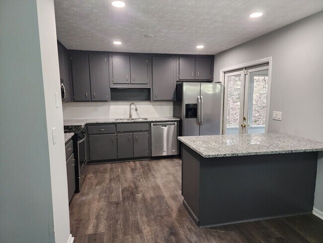 Building Photo - Beautiful 4 bed 3 bath home located in Acworth