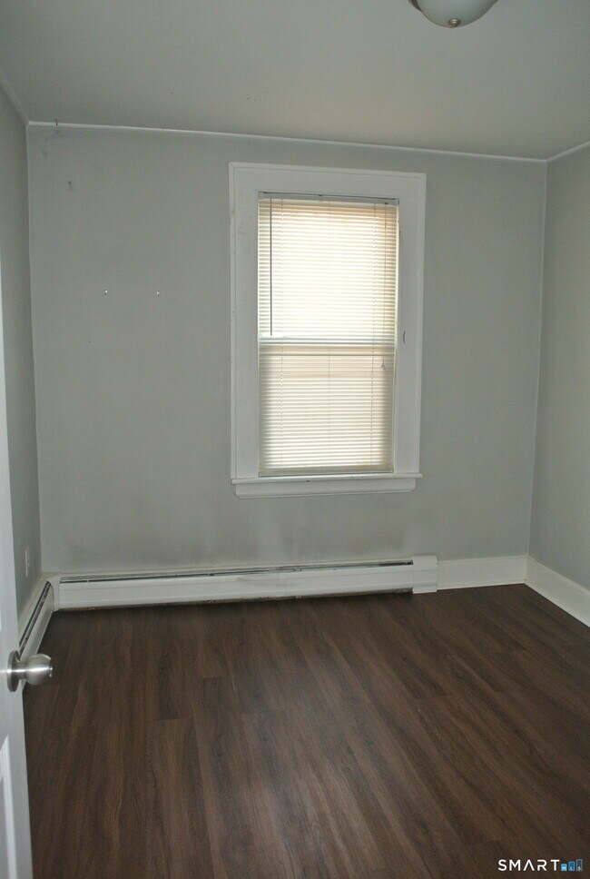 Building Photo - 115 Maltby St