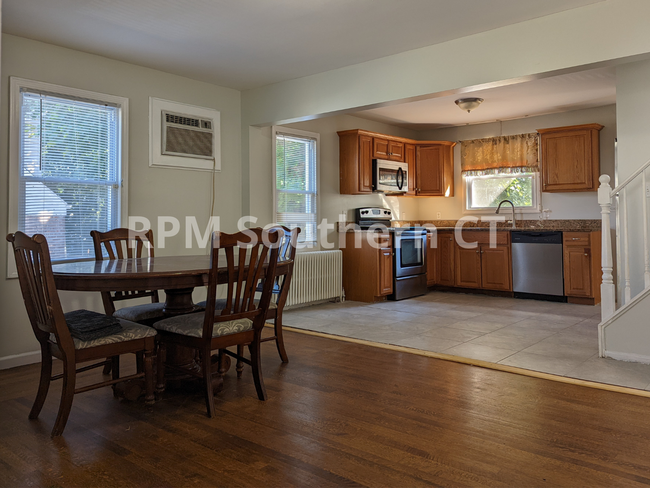 Building Photo - Single Family Home | 4 bedroom | Hamden